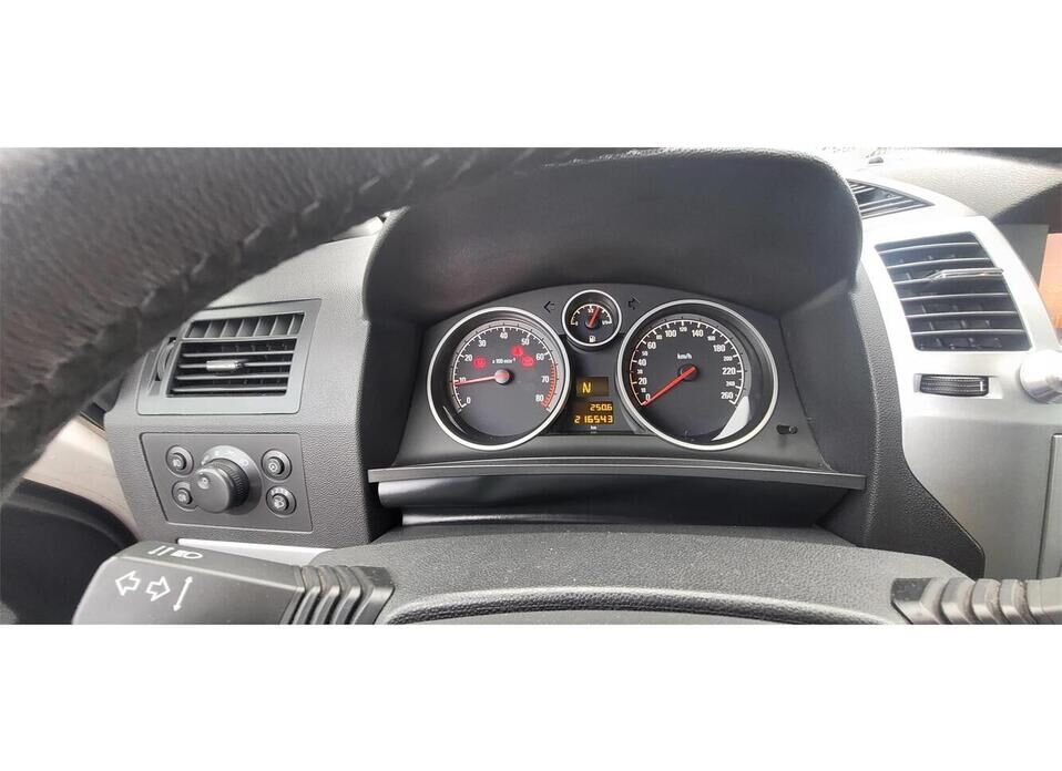 Opel Zafira, B Рестайлинг 1.8 AMT (140 л.с.)