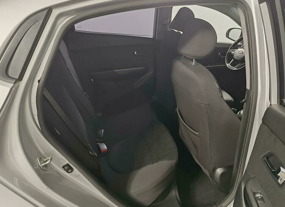 Kia Rio 4-speed 1.6 AT (123 л.с.)
