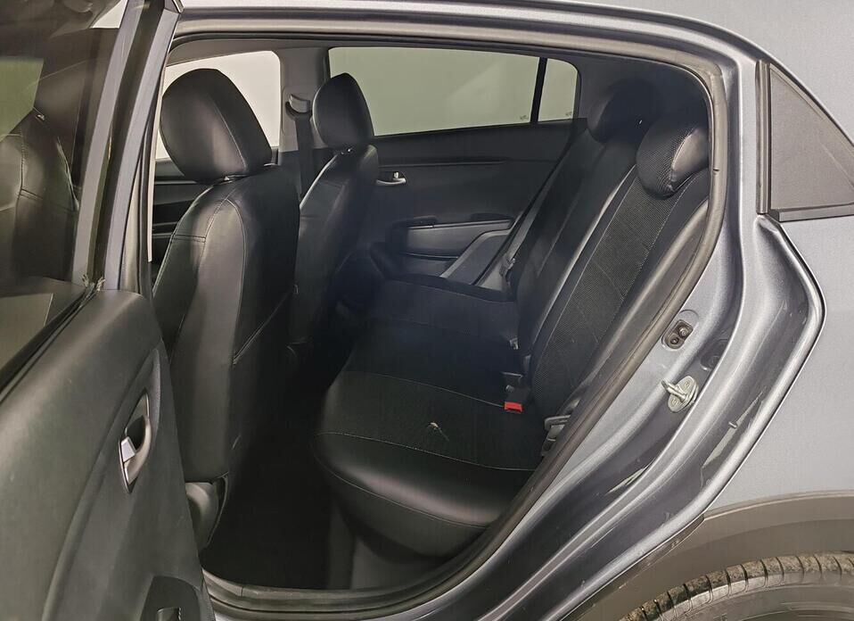 Kia Rio X-Line 1.6 AT (123 л.с.)