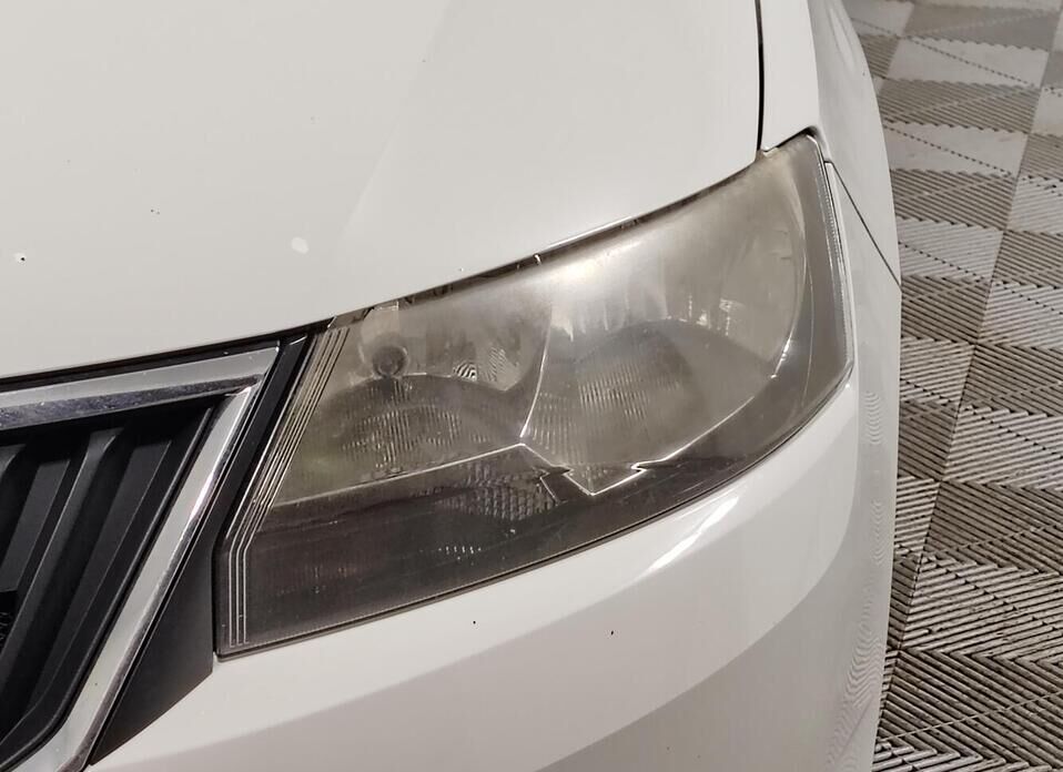 Skoda Rapid, I 1.6 MT (105 л.с.)