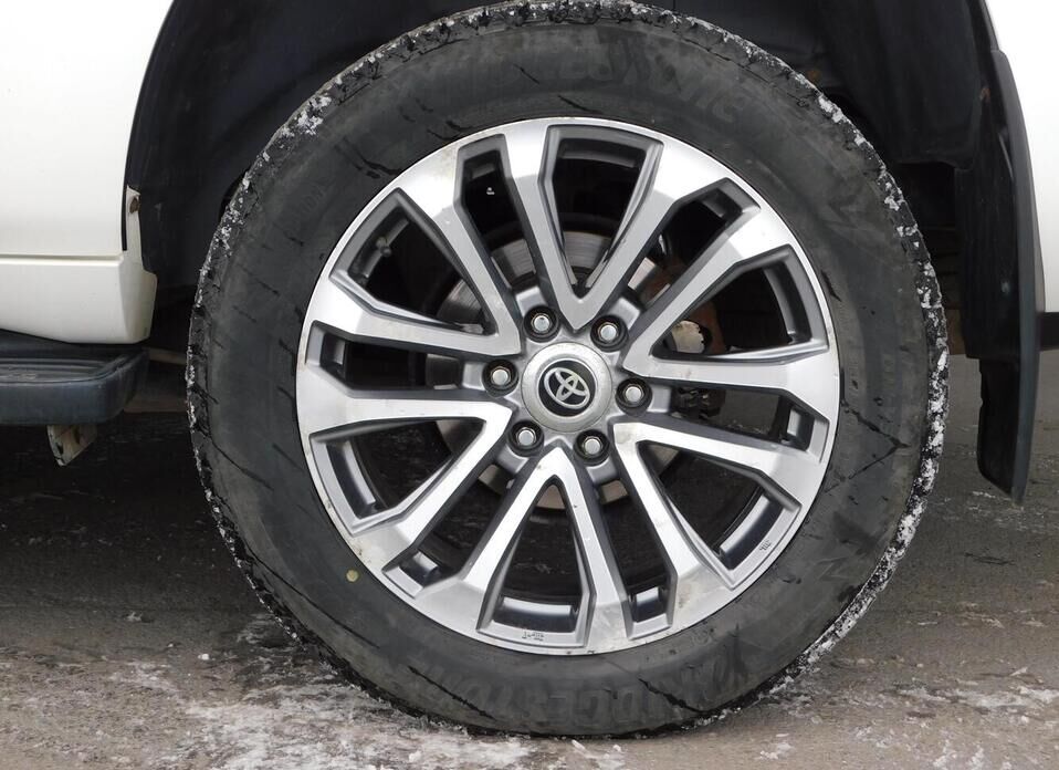 Toyota Land Cruiser Prado, 150 Series Рестайлинг 1 2.7 AT (163 л.с.) 4WD