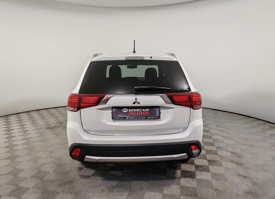 Mitsubishi Outlander, III Рестайлинг 2 2.0 CVT (146 л.с.) 4WD