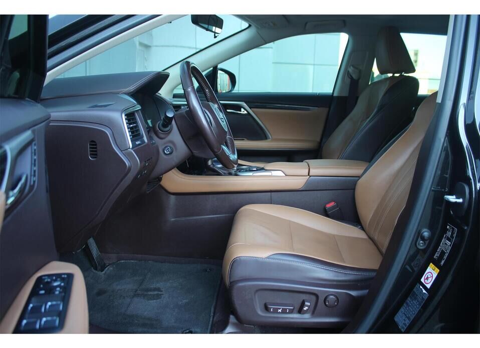 Lexus RX, IV 300 2.0 AT (238 л.с.) 4WD