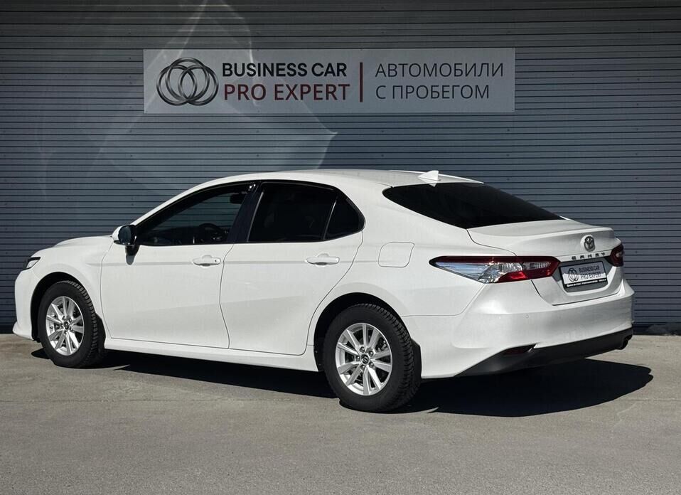 Toyota Camry, VIII (XV70) 2.5 AT (181 л.с.)