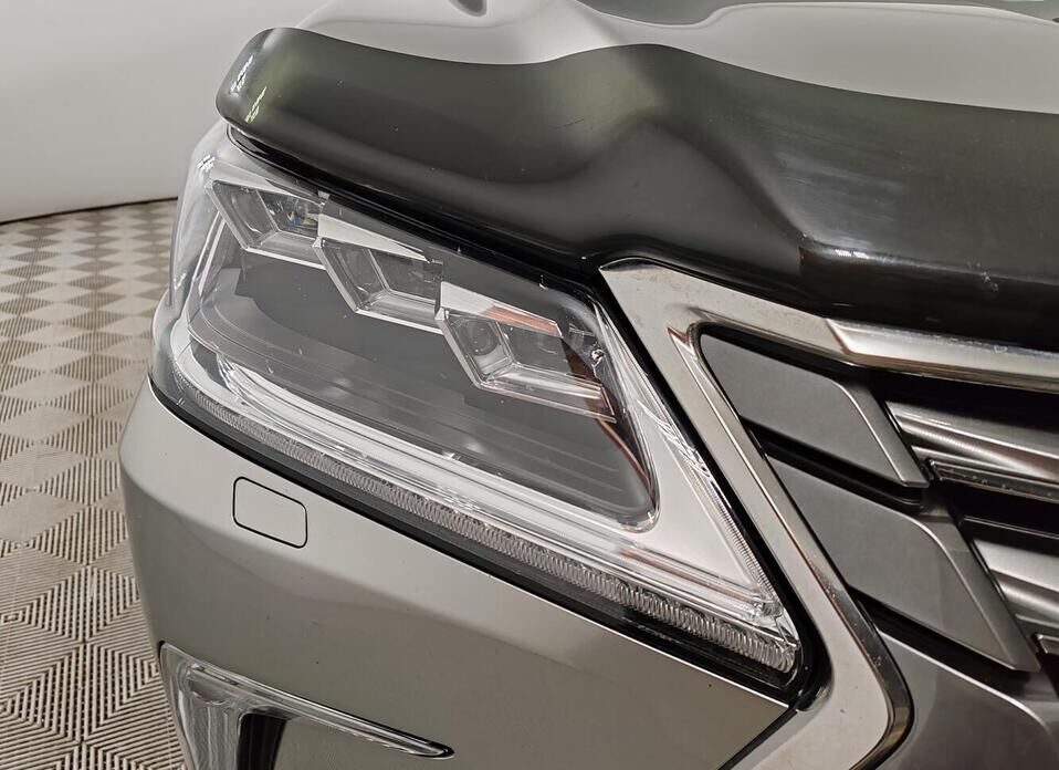 Lexus LX, III Рестайлинг 2 570 5.7 AT (367 л.с.) 4WD