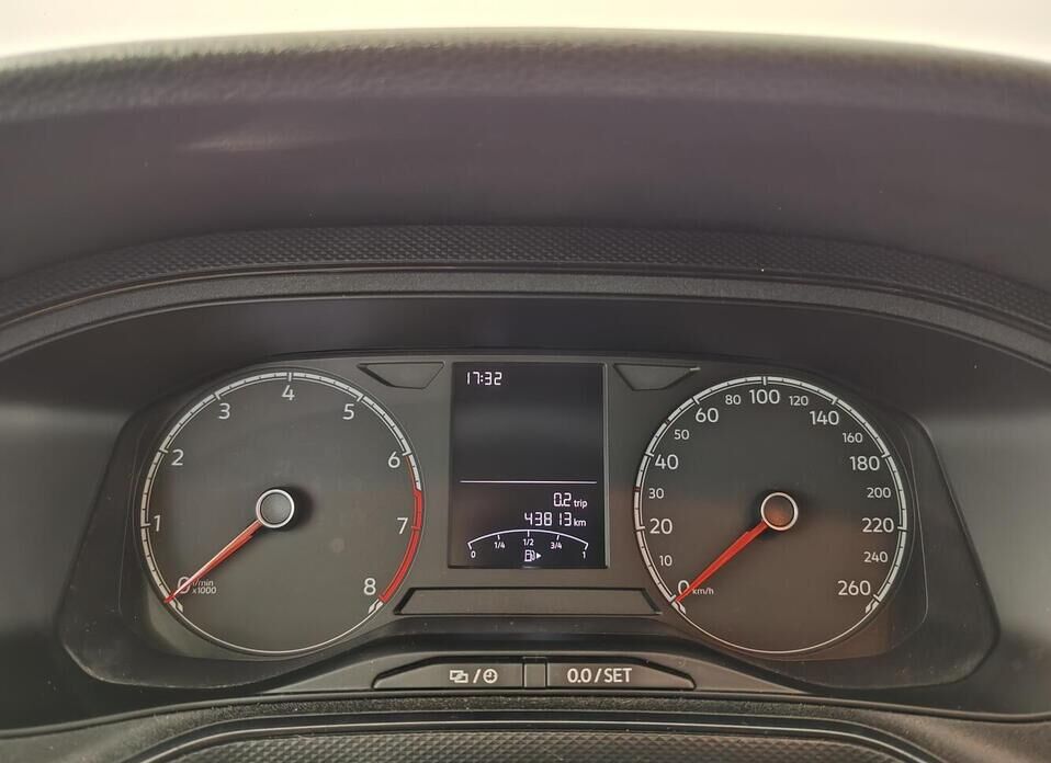 Volkswagen Polo 1.6 MT (110 л.с.)
