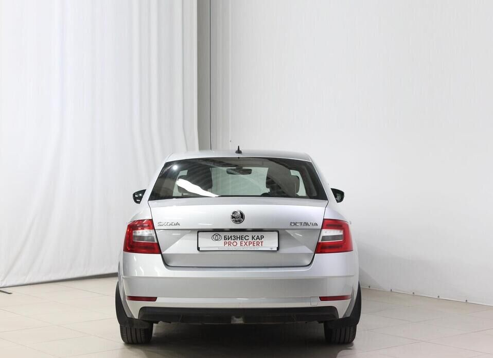 Skoda Octavia, III (A7) Рестайлинг 1.6 MT (110 л.с.)