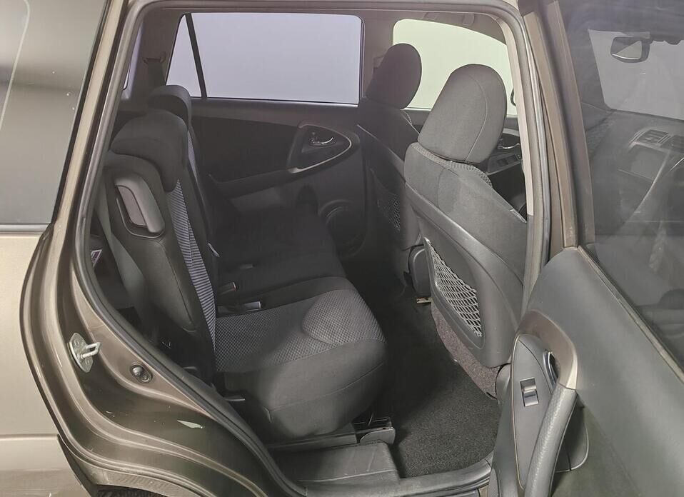 Toyota RAV4 2.4 AT (170 л.с.) 4WD