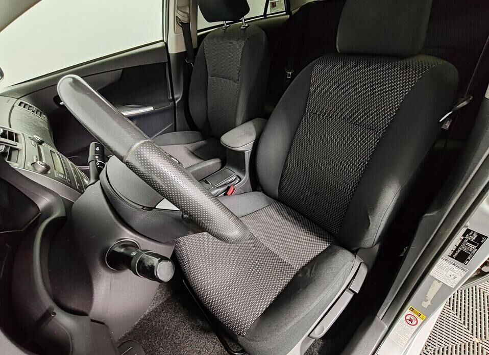 Toyota Corolla 1.6 AT (124 л.с.)