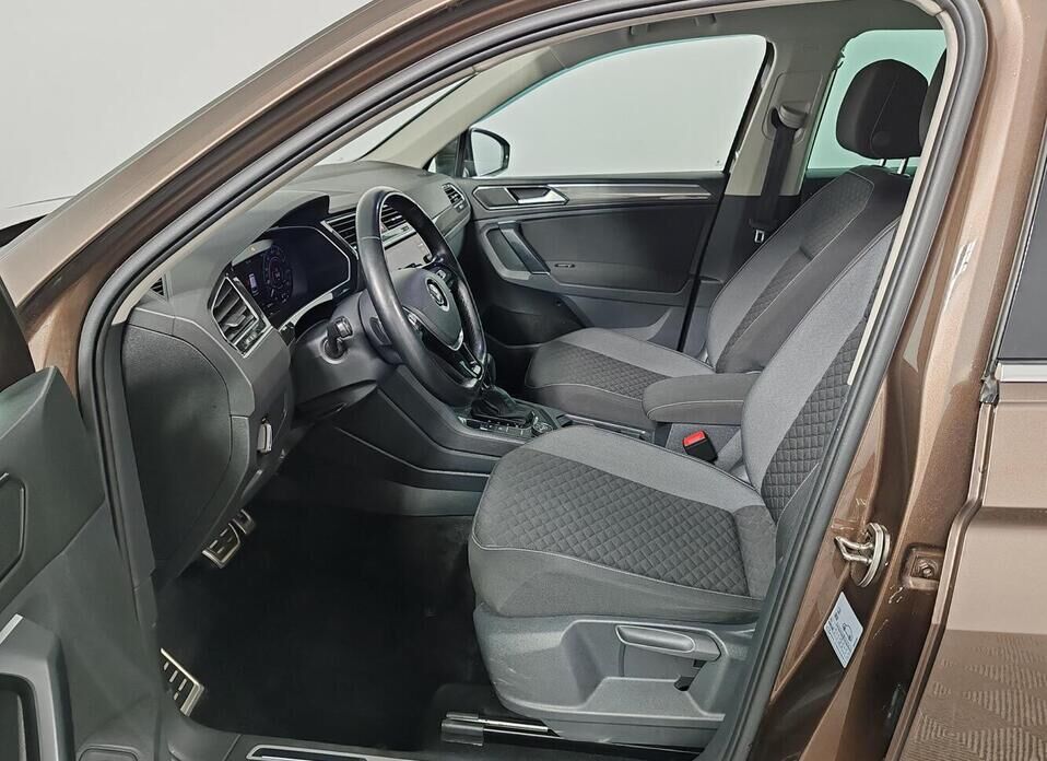 Volkswagen Tiguan, II 2.0d AMT (150 л.с.) 4WD