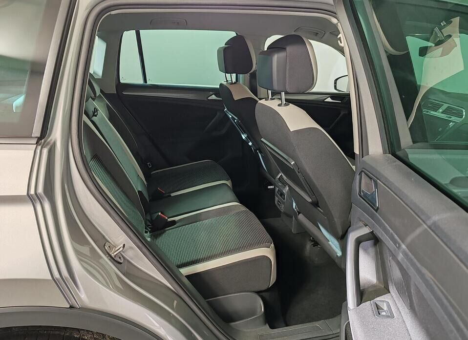 Volkswagen Tiguan, II 2.0 AMT (180 л.с.) 4WD
