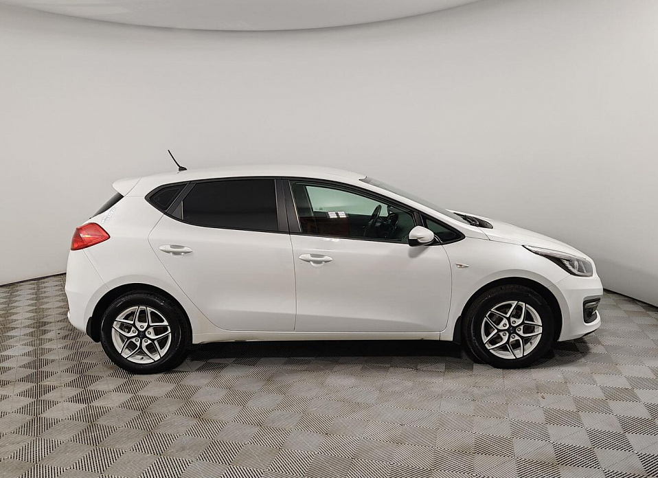 Kia Ceed, II Рестайлинг 1.6 AT (130 л.с.)
