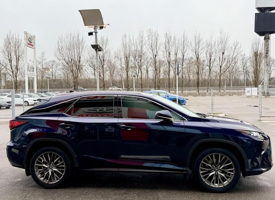 Lexus RX, IV 200t 2.0 AT (238 л.с.)