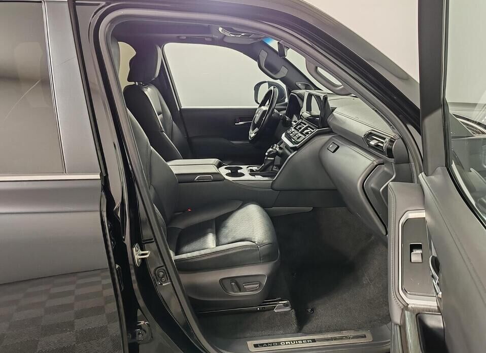 Toyota Land Cruiser, 300 Series 3.4d AT (299 л.с.) 4WD