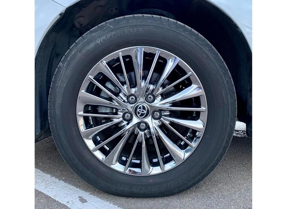 Toyota Vellfire 2.5hyb CVT (152 л.с.) 4WD