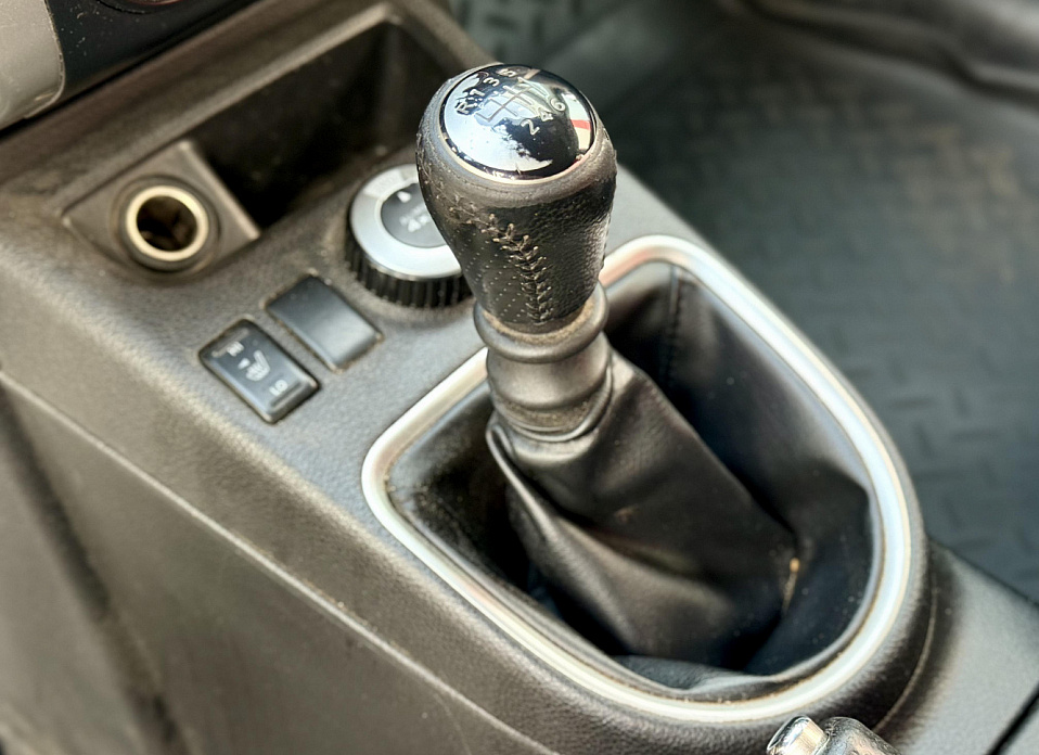 Nissan X-Trail, II Рестайлинг 2.0 MT (141 л.с.) 4WD