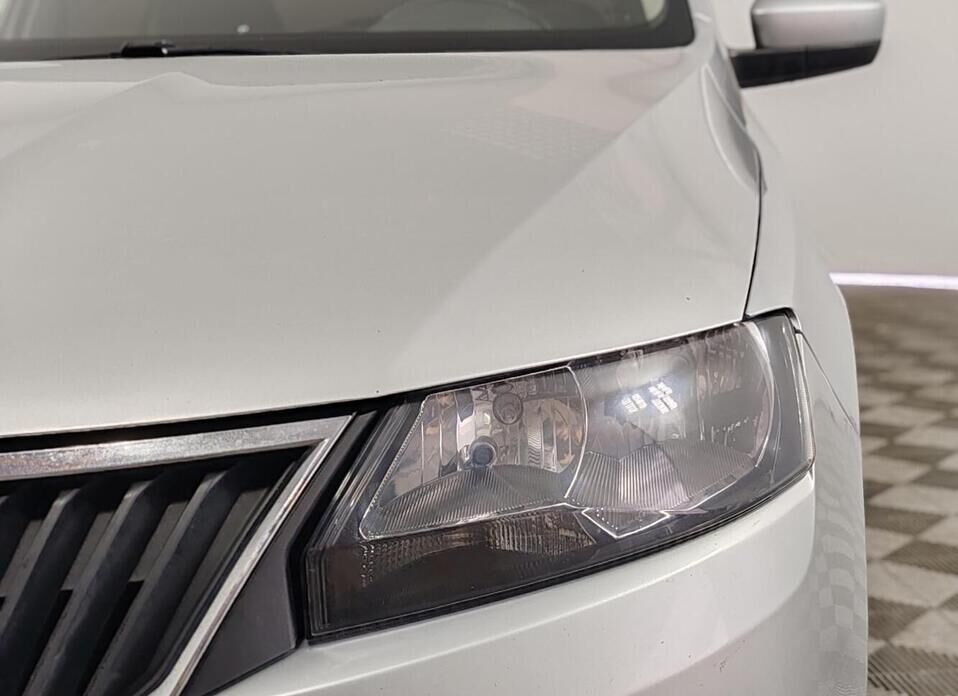 Skoda Rapid 1.6 AT (105 л.с.)