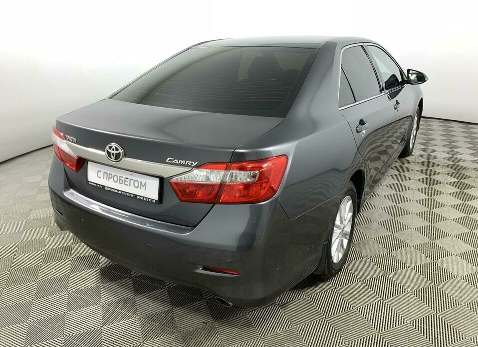 Toyota Camry 2.5 AT (181 л.с.)