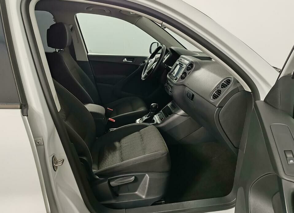 Volkswagen Tiguan 2.0 AT (170 л.с.) 4WD