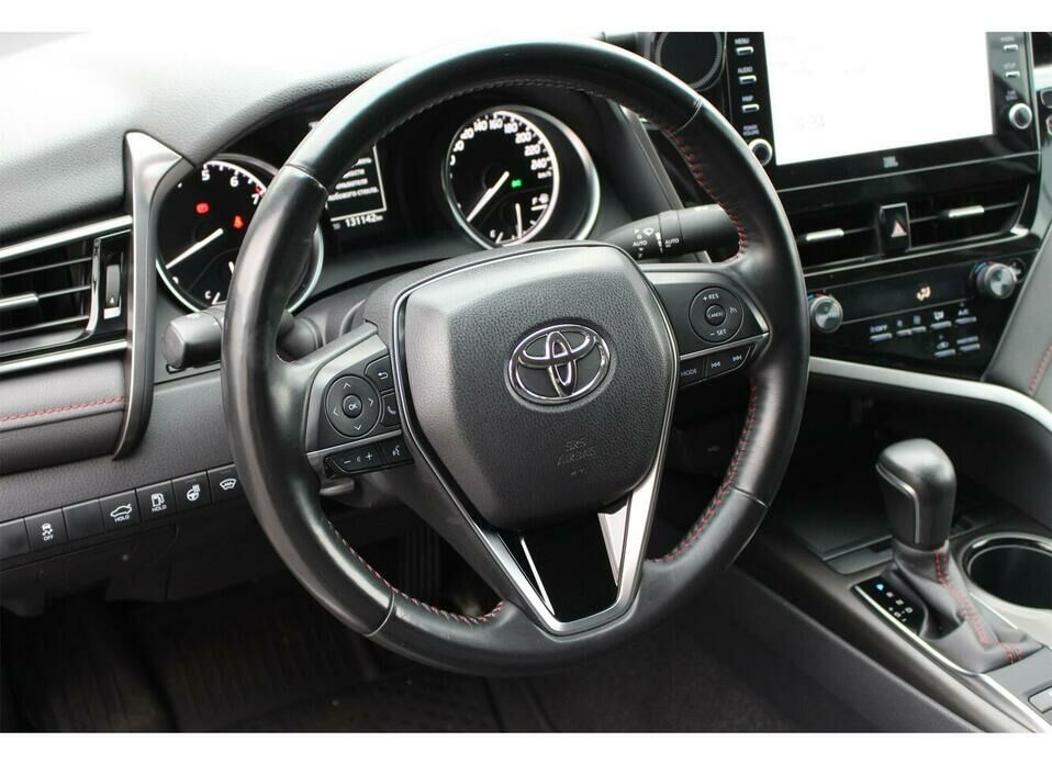 Toyota Camry 2.5 AT (200 л.с.)