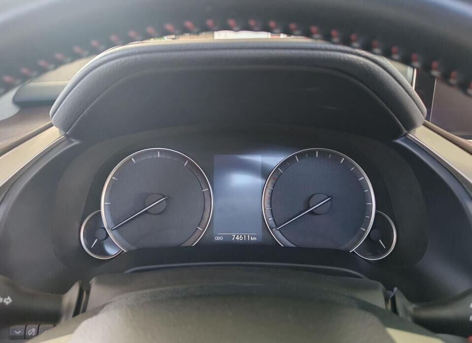 Lexus RX, IV 300 2.0 AT (238 л.с.) 4WD