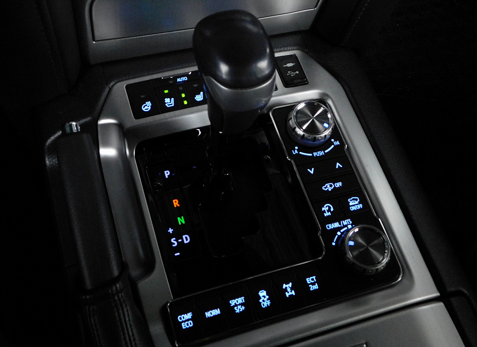 Toyota Land Cruiser, 200 Series Рестайлинг 2 4.6 AT (309 л.с.) 4WD