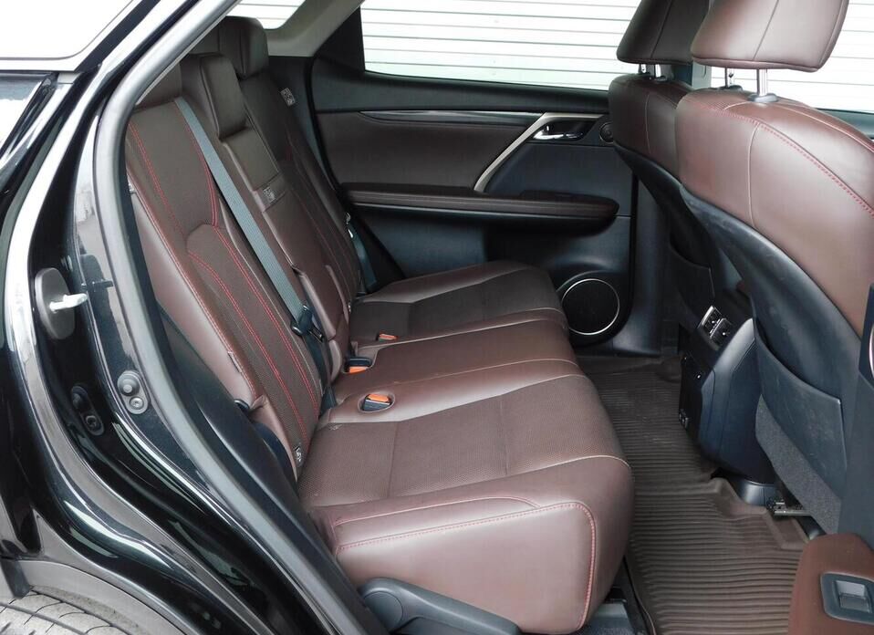 Lexus RX, IV Рестайлинг 300 2.0 AT (238 л.с.) 4WD
