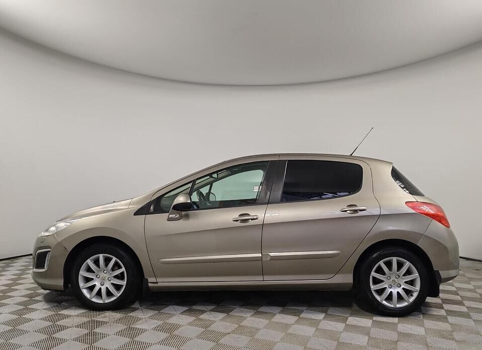 Peugeot 308 1.6 AT (120 л.с.)