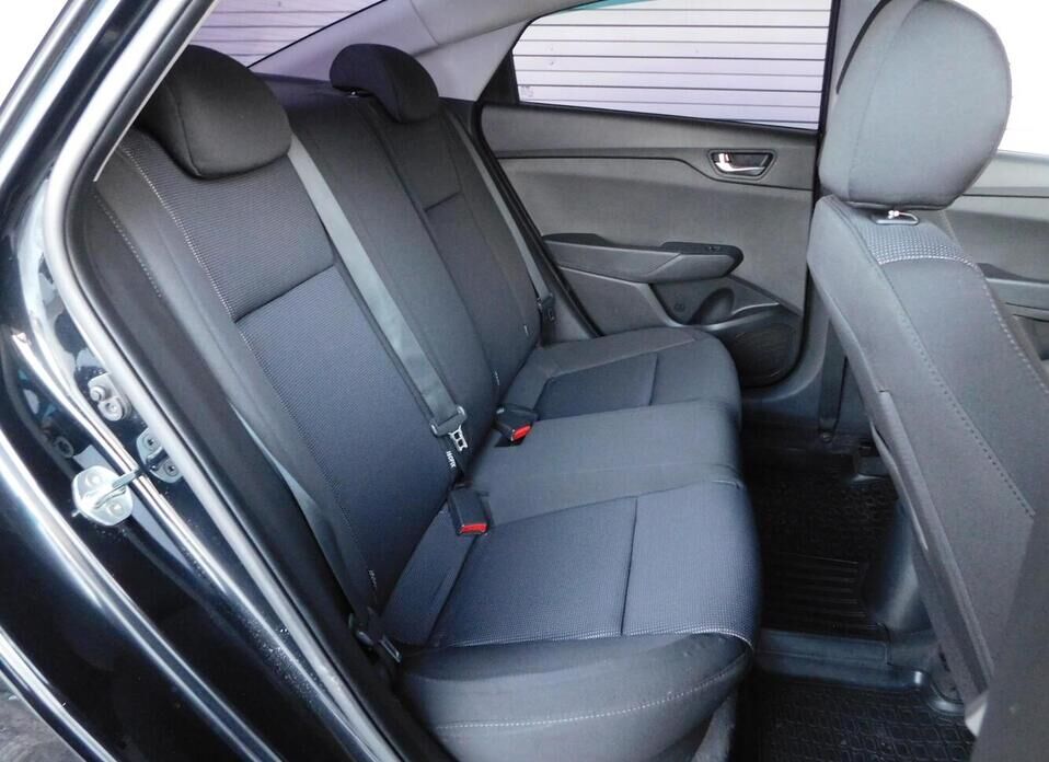 Hyundai Solaris, II Рестайлинг 1.6 MT (123 л.с.)