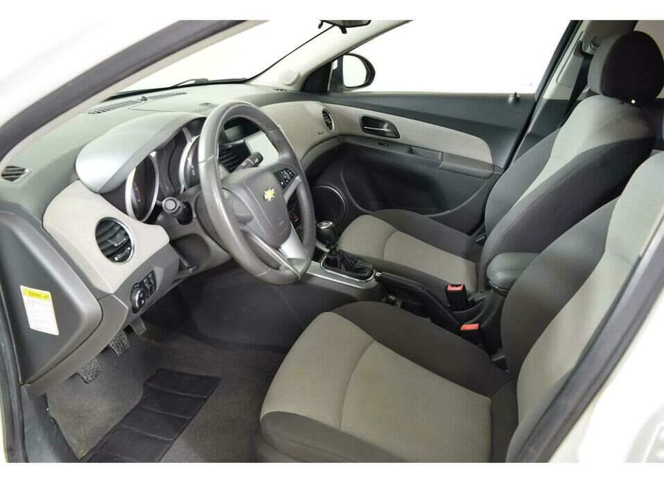 Chevrolet Cruze 1.6 MT (109 л.с.)