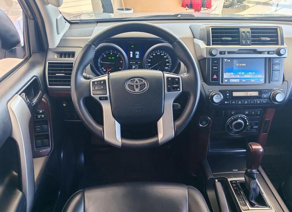 Toyota Land Cruiser Prado, 150 Series Рестайлинг 1 3.0d AT (173 л.с.) 4WD