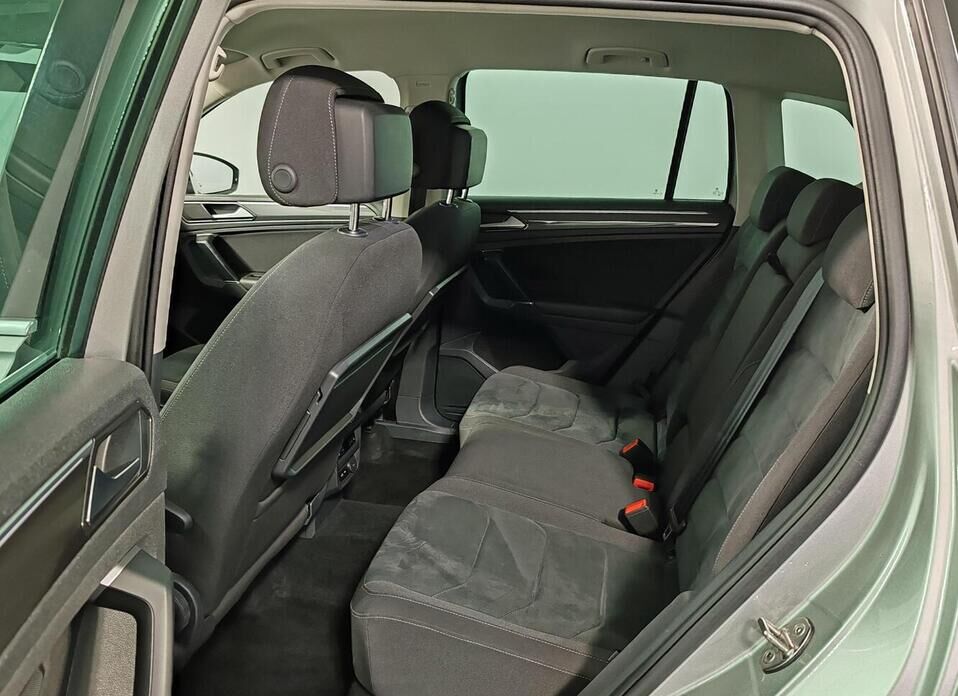 Volkswagen Tiguan, II 2.0 AMT (180 л.с.) 4WD