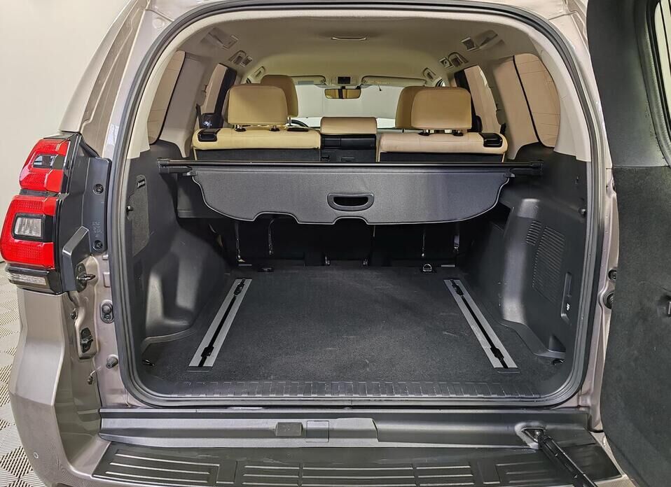 Toyota Land Cruiser Prado, 150 Series Рестайлинг 2 2.8d AT (177 л.с.) 4WD
