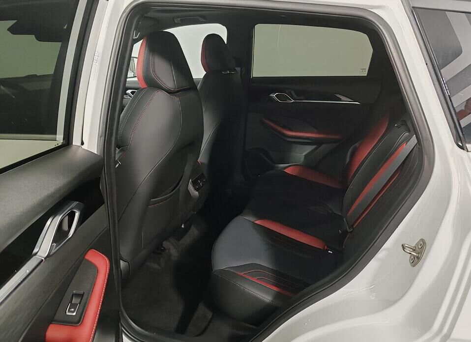 Geely Coolray, I Рестайлинг 1.5 AMT (147 л.с.)