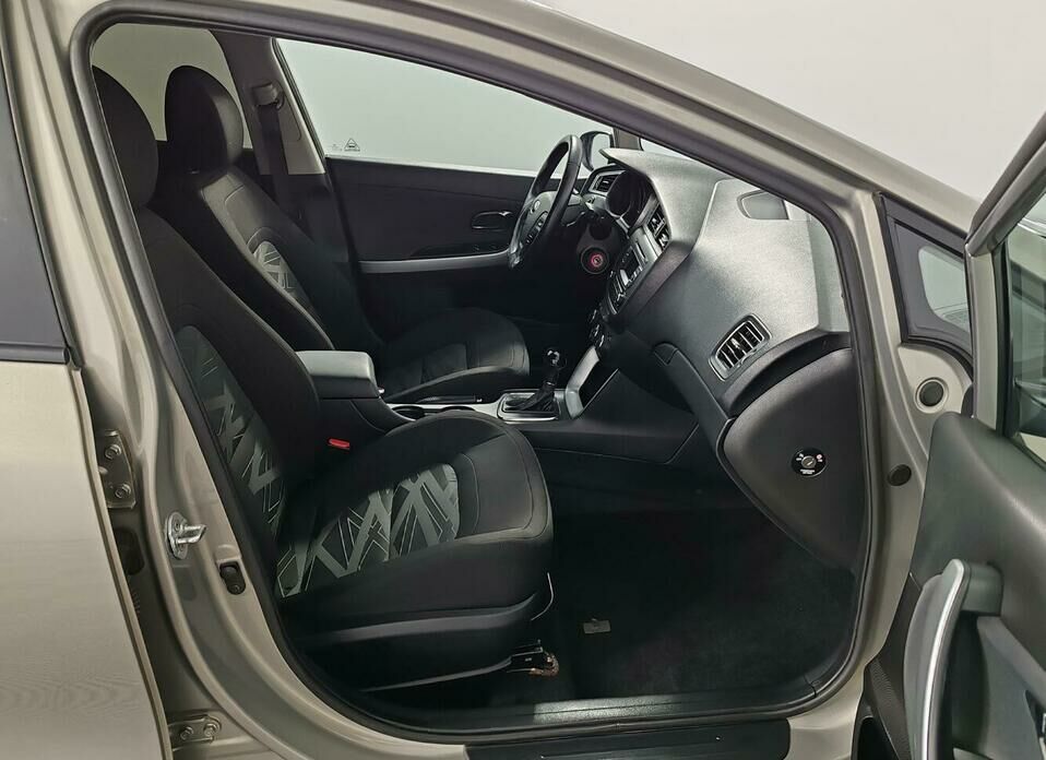 Kia Ceed 1.6 AT (130 л.с.)