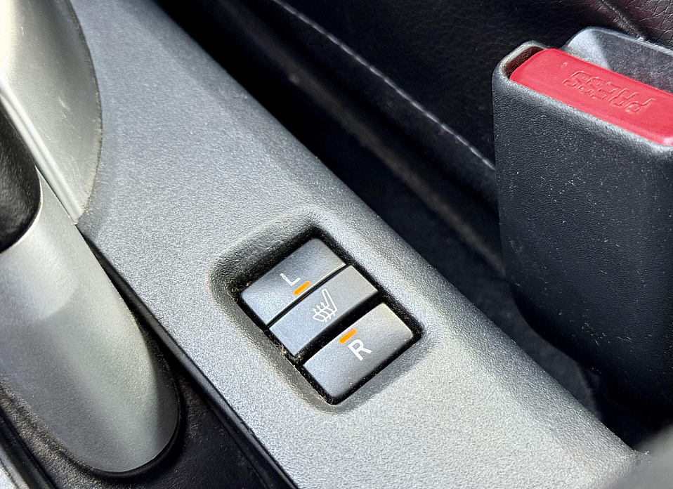 Toyota Auris, I Рестайлинг 1.6 MT (132 л.с.)