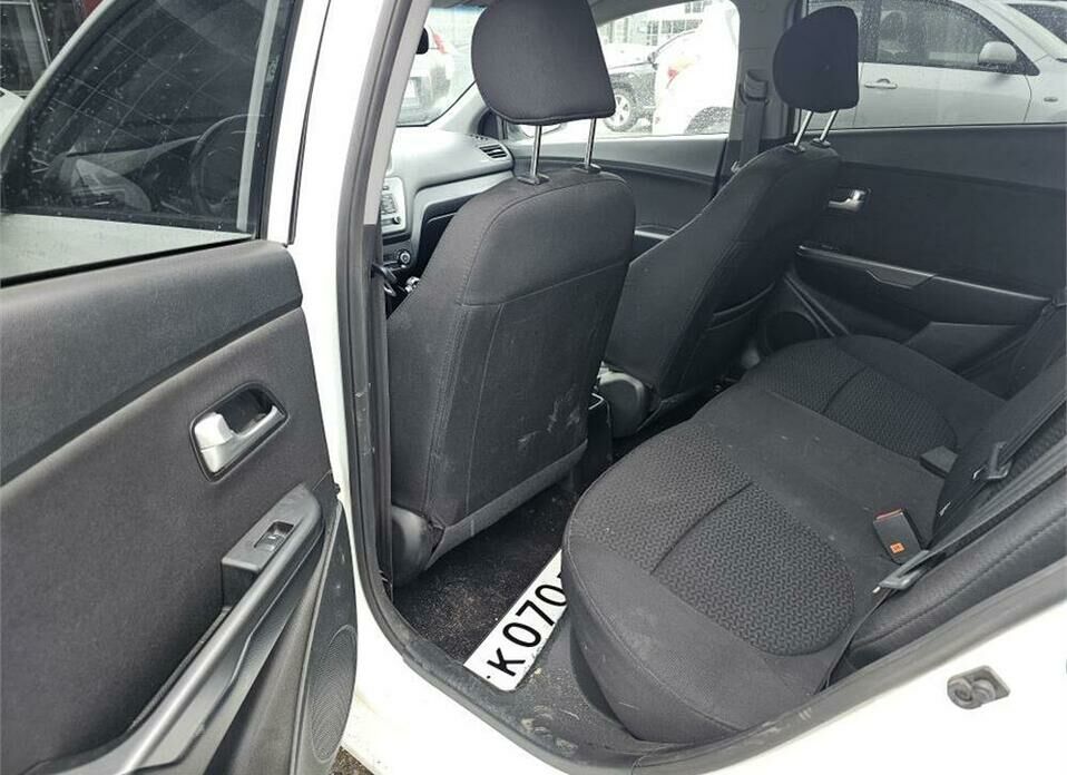 Kia Rio 1.6 AT (123 л.с.)
