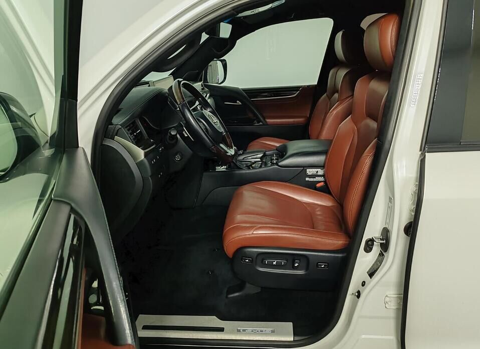 Lexus LX 450d 4.5d AT (272 л.с.) 4WD