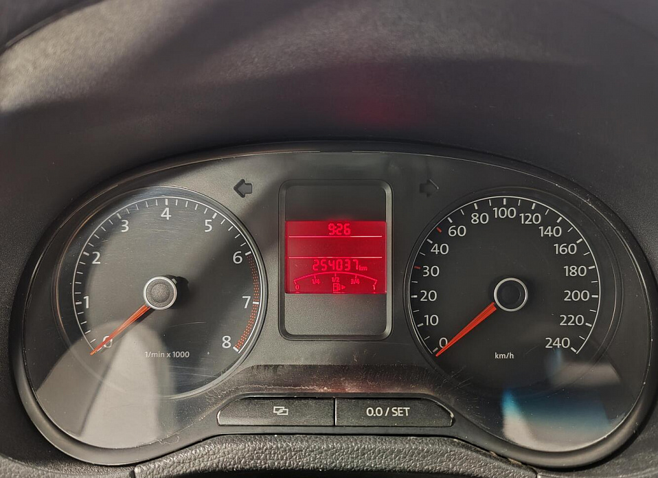 Volkswagen Polo, V 1.6 AT (105 л.с.)