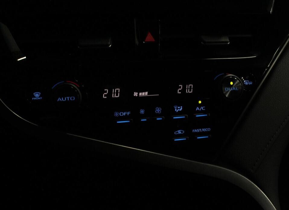 Toyota Camry, VIII (XV70) Рестайлинг 2.0 CVT (150 л.с.)