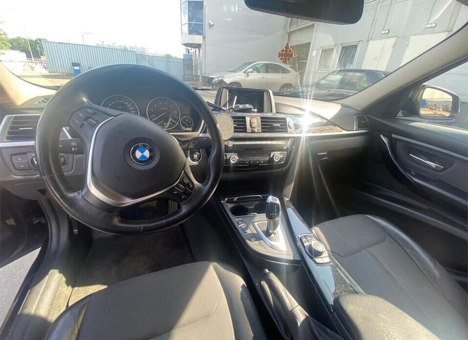 BMW 3 серии 318i 1.5 AT (136 л.с.)