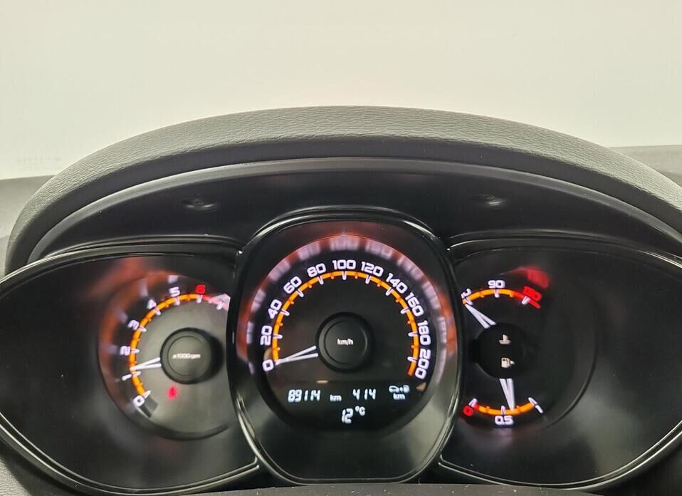 LADA (ВАЗ) Vesta, I 1.6 MT (106 л.с.)