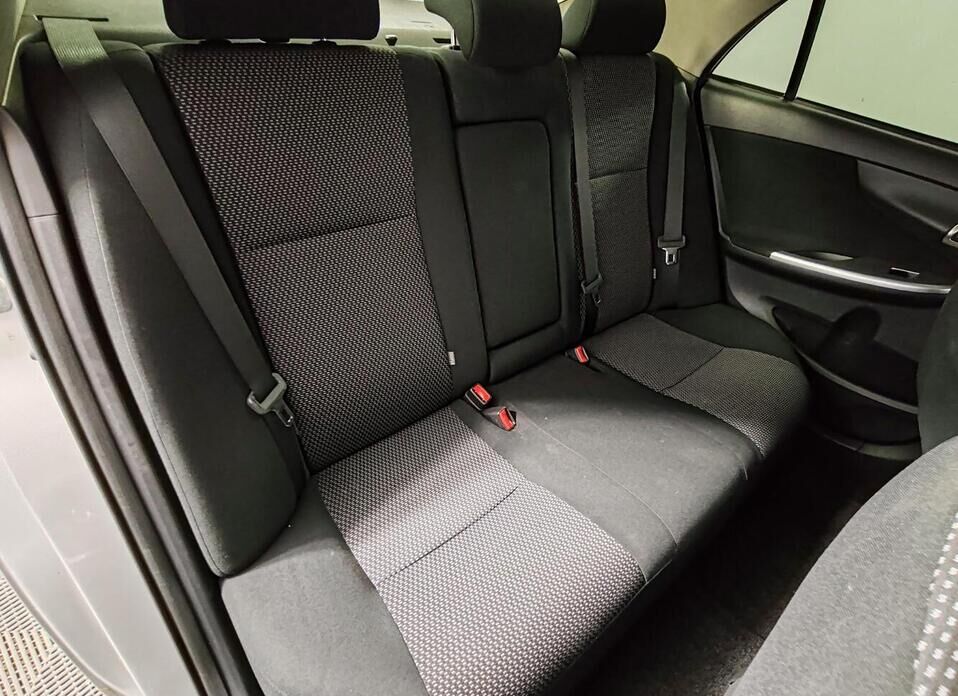 Toyota Corolla 1.6 AT (124 л.с.)