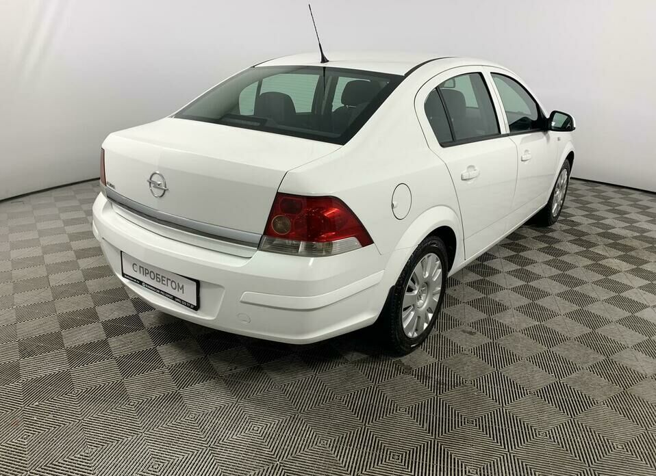 Opel Astra 1.6 MT (115 л.с.)