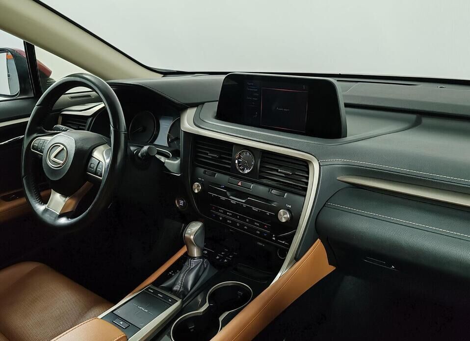 Lexus RX, IV Рестайлинг 300 2.0 AT (238 л.с.) 4WD