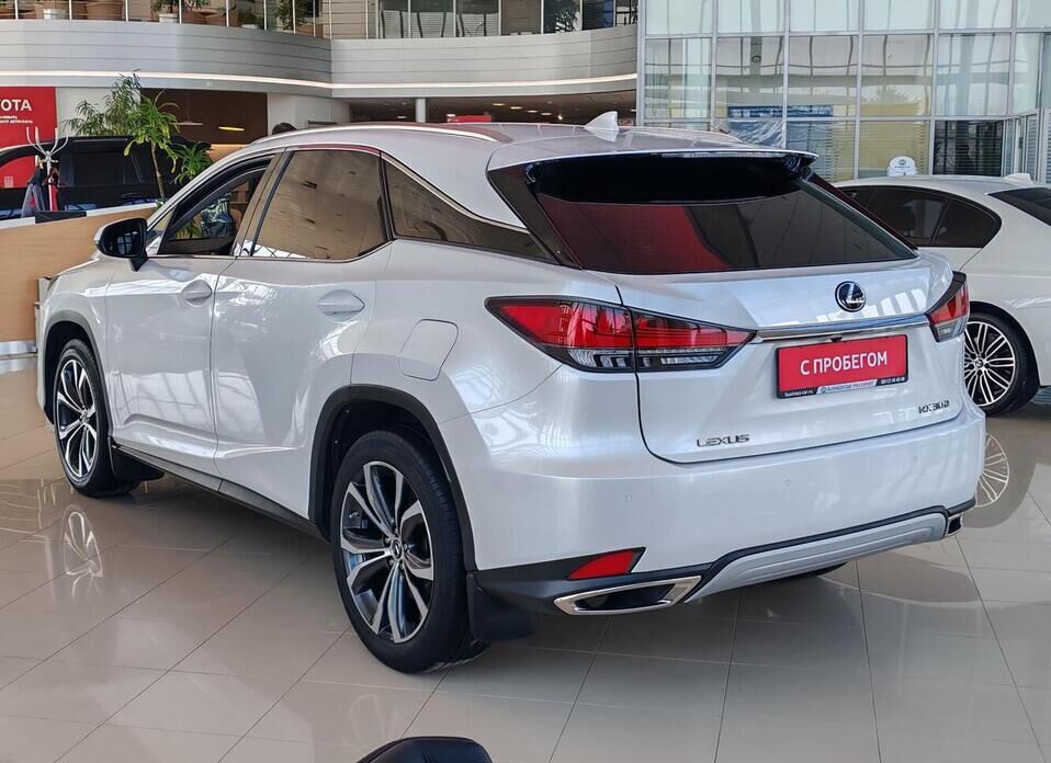 Lexus RX, IV Рестайлинг 300 2.0 AT (238 л.с.) 4WD