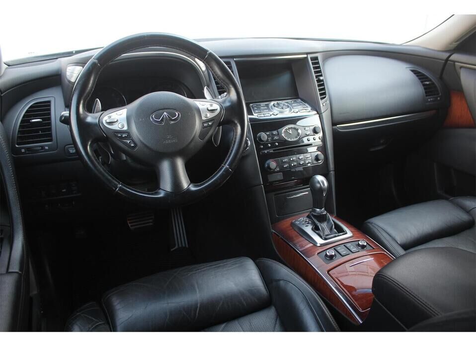 Infiniti FX FX37 3.7 AT (333 л.с.) 4WD