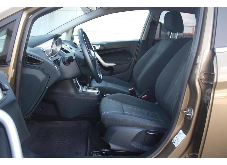 Ford Fiesta 1.4 AT (96 л.с.)