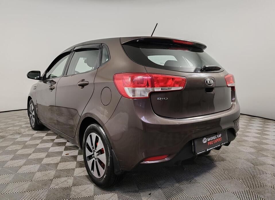 Kia Rio, III Рестайлинг 1.4 MT (107 л.с.)