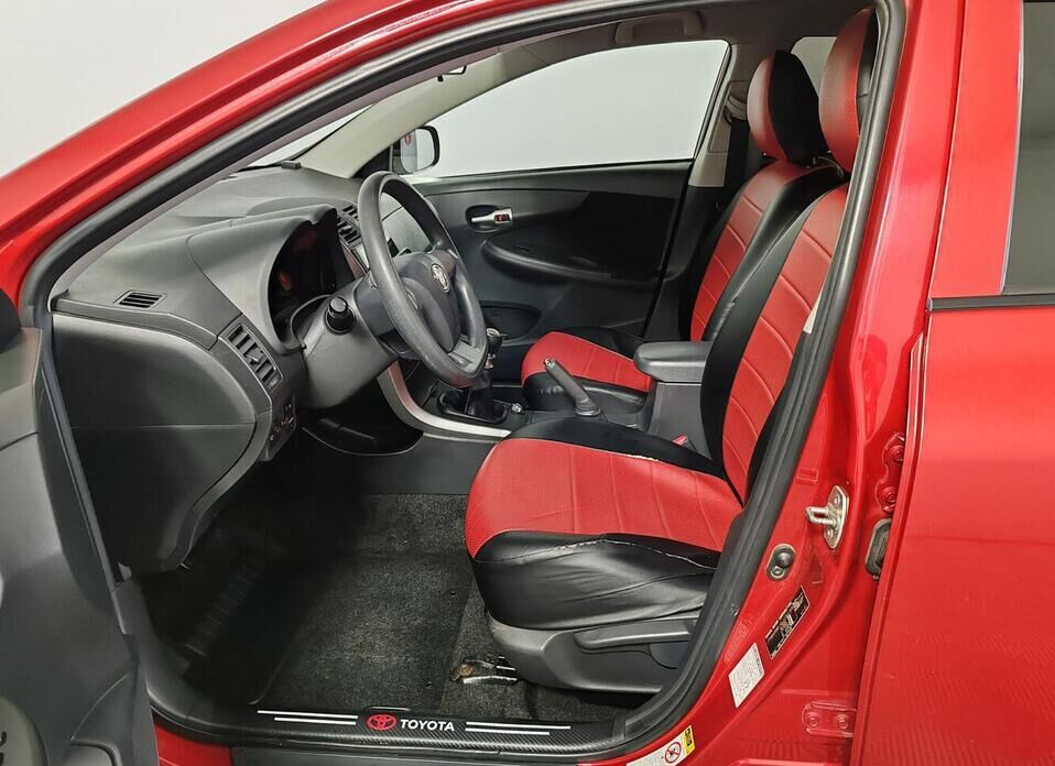 Toyota Corolla, X (E140, E150) Рестайлинг 1.6 MT (124 л.с.)